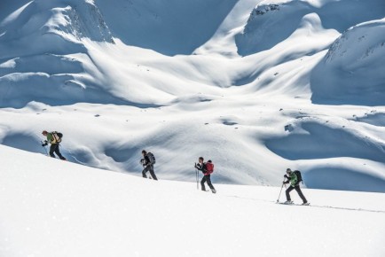 Earning turns at Mistaya Lodge | Photo Credit: Julie-Anne Davies